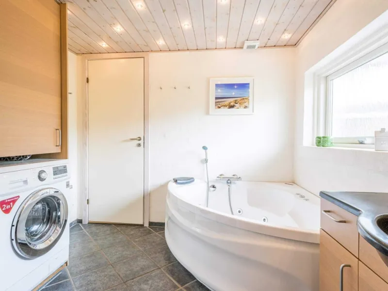 Billede 4 af 8 Person Holiday Home in Hvide Sande