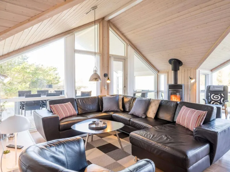 Billede 3 af 10 Person Holiday Home in Blavand