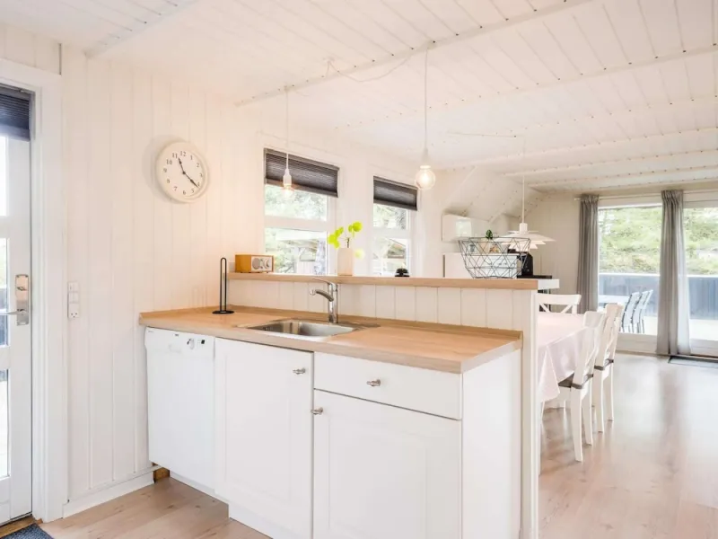 Billede 7 af 5 Person Holiday Home in Blavand