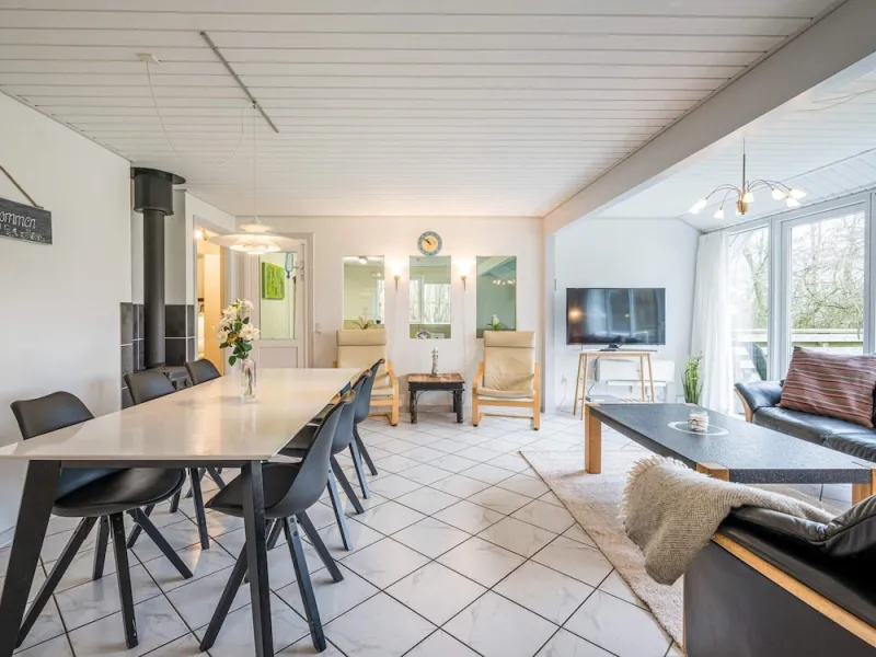 Billede 3 af 8 Person Holiday Home in Oksbol