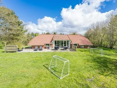 Billede 34 af 8 Person Holiday Home in Oksbol
