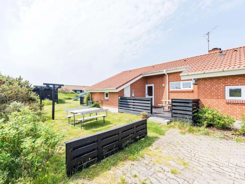 Billede 2 af 8 Person Holiday Home in Hvide Sande