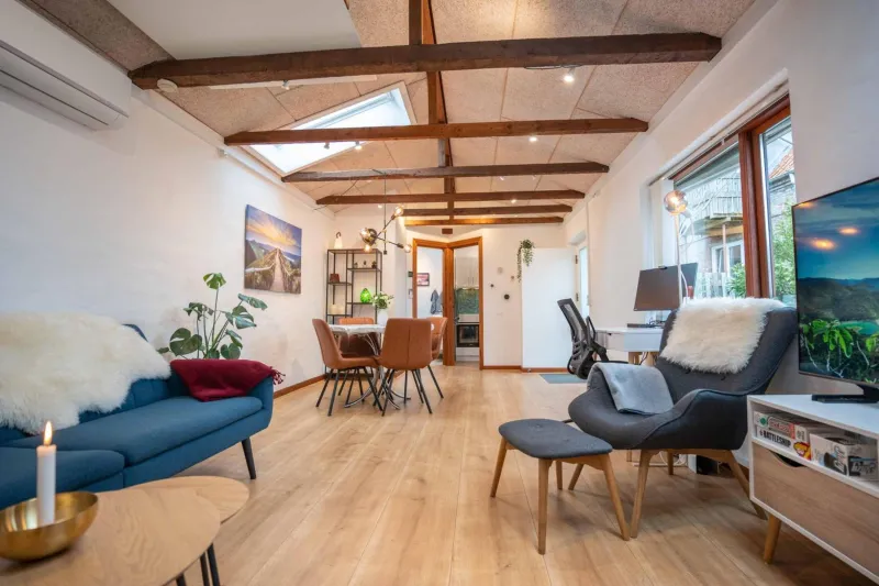 Billede 16 af Skylight Lodge - Private Terrace, Free Parking & Walk to City