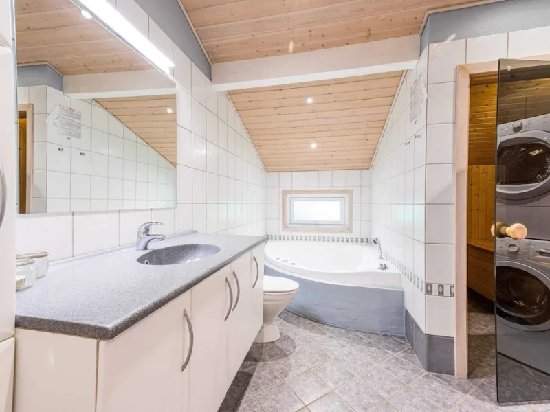 Billede 14 af 7 Person Holiday Home in Henne