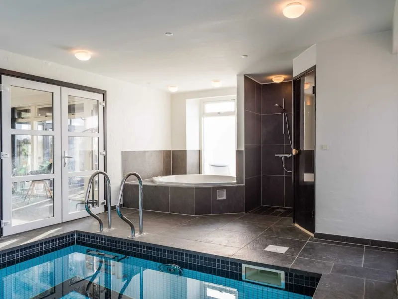 Billede 2 af 12 Person Holiday Home in Blavand