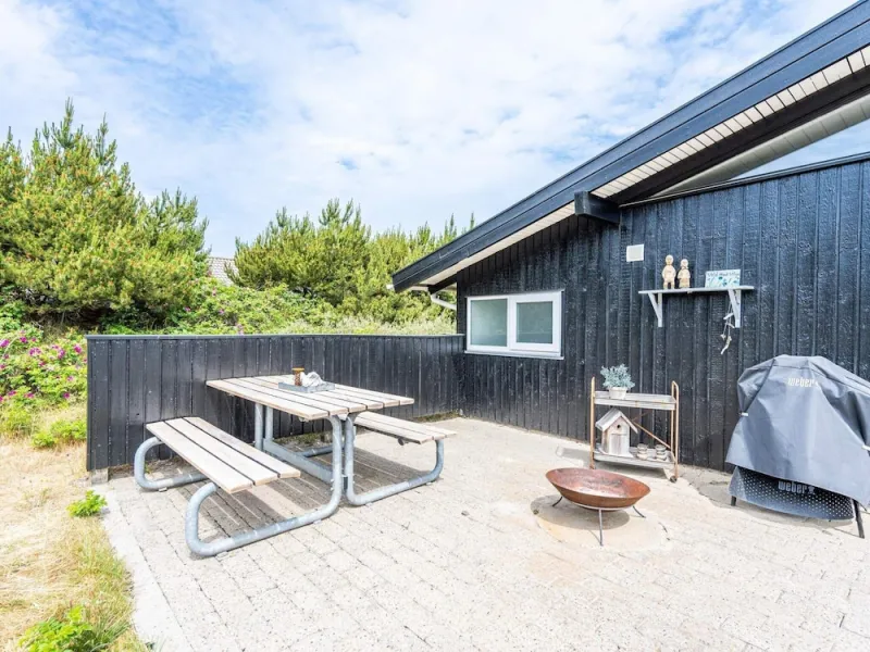 Billede 2 af 6 Person Holiday Home in Henne