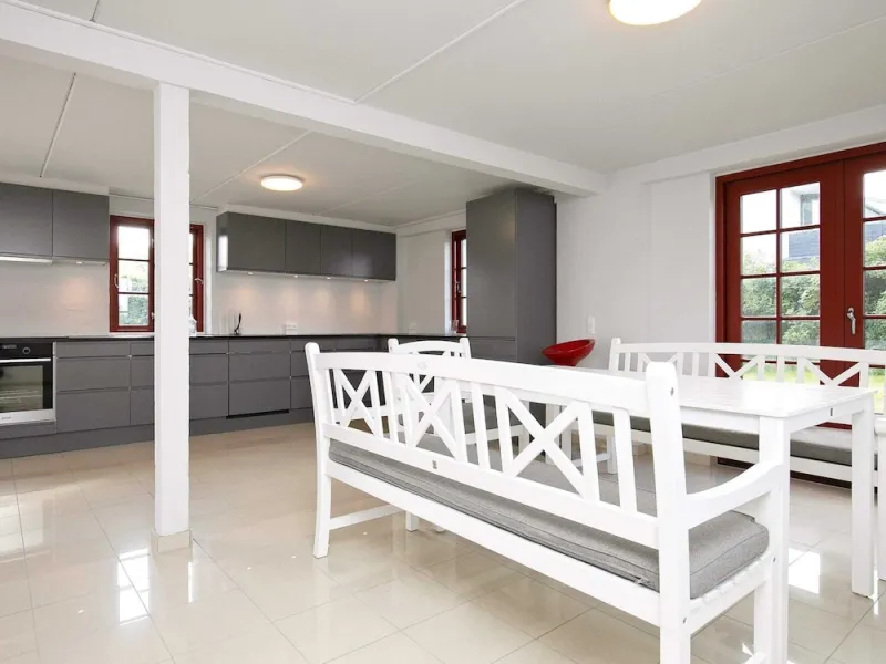 Billede 2 af 8 Person Holiday Home in Blokhus