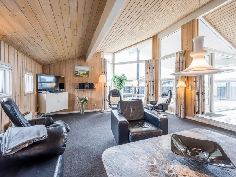Billede 5 af 8 Person Holiday Home in Henne