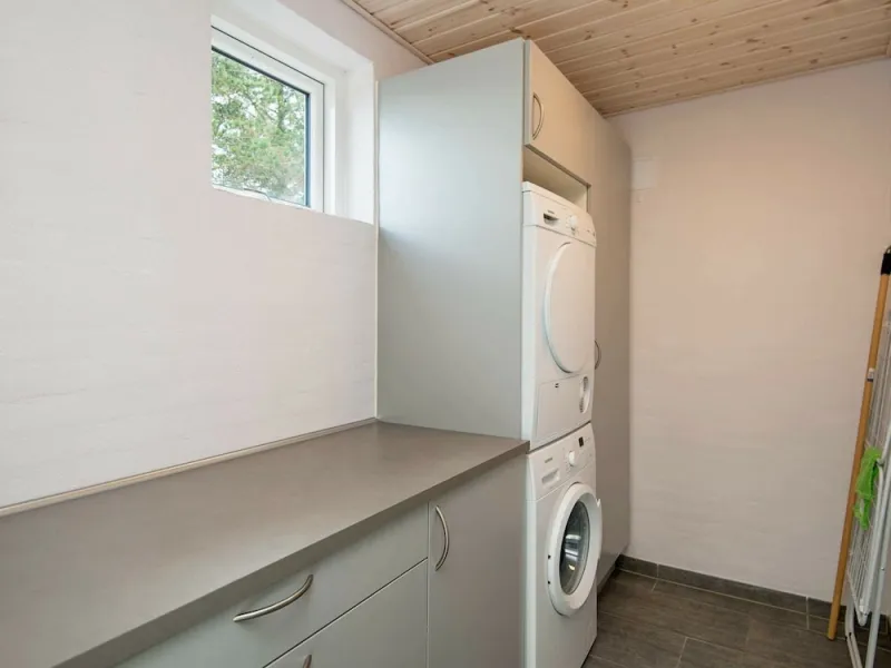 Billede 5 af 6 Person Holiday Home in Henne