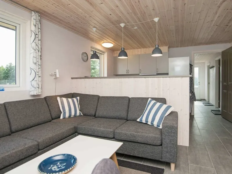 Billede 7 af 6 Person Holiday Home in Henne