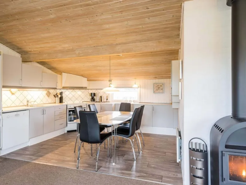 Billede 22 af 6 Person Holiday Home in Henne