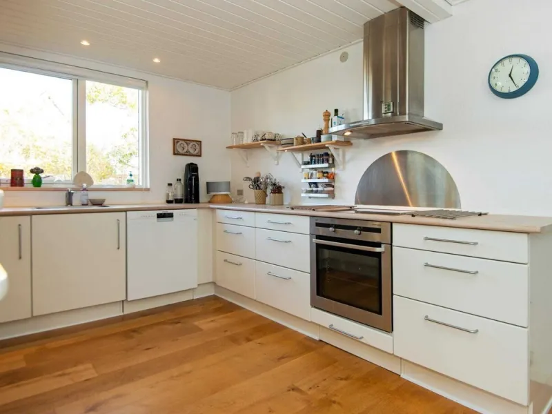 Billede 2 af 8 Person Holiday Home in Grenaa