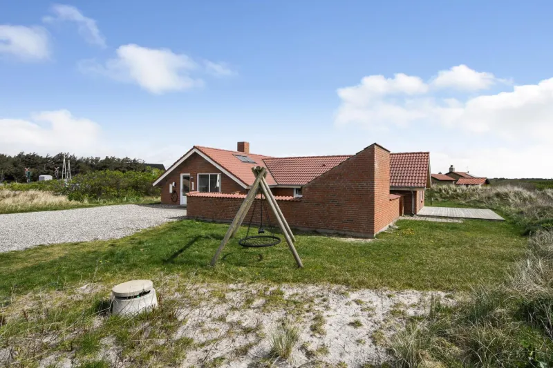 Holiday Home With Spa And Pool By The Sea - Sj670