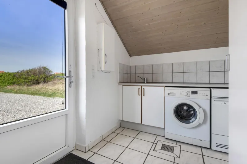 Billede 4 af Holiday Home With Spa And Pool By The Sea - Sj670