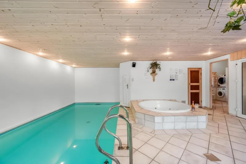 Billede 2 af Large Pool House With Activity Room - 1014