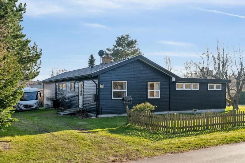 Billede 3 af Cozy Cottage Only 500 M From The Sea