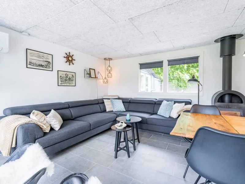 Billede 2 af 10 Person Holiday Home in Tarm