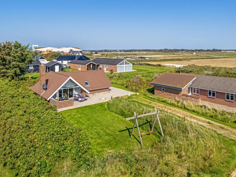 Billede 6 af Just 500 Meters From Both The Sea And The Town, This Lovely, Well-Maintained Holiday Home Is Situated