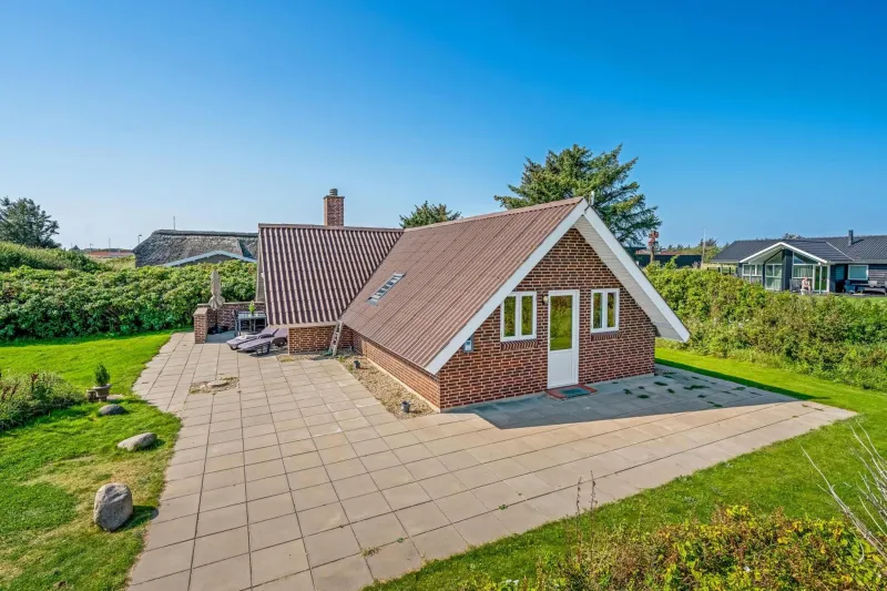 Billede 10 af Just 500 Meters From Both The Sea And The Town, This Lovely, Well-Maintained Holiday Home Is Situated