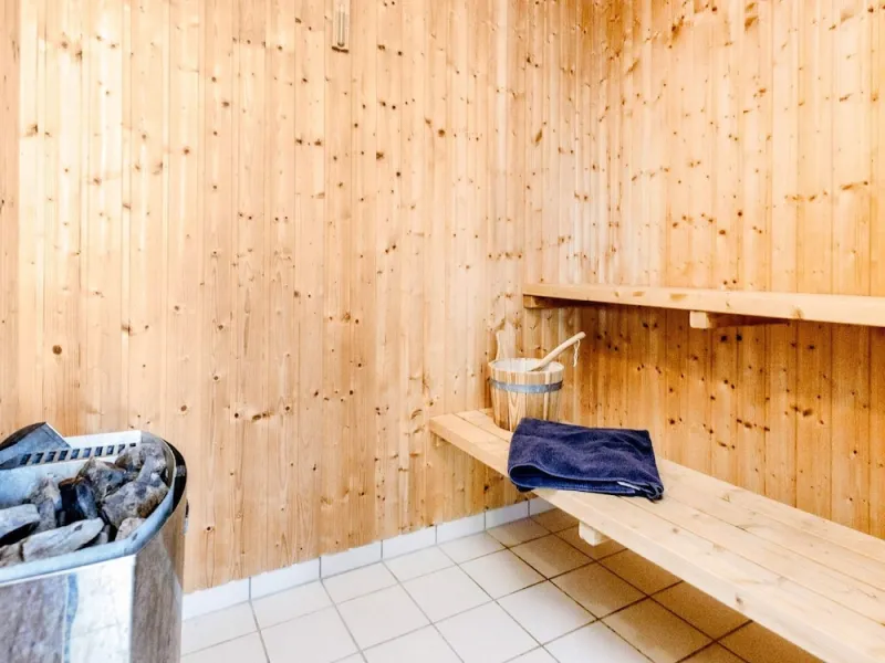 Billede 2 af 18 Person Holiday Home in Lokken