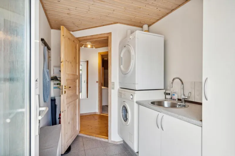 Billede 8 af Beautiful 6-Person Holiday Home With Spa Near The Beach Perfect For Relaxation
