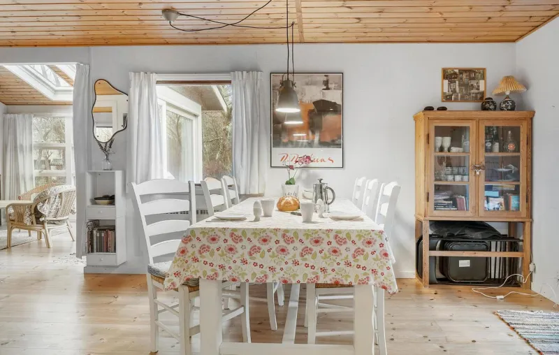 Billede 7 af Cozy Home In Højby With Wi-Fi