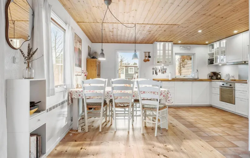 Billede 9 af Cozy Home In Højby With Wi-Fi