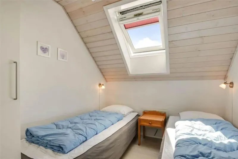 Billede 9 af Stort sommerhus ved vandet - plads til 2 familier