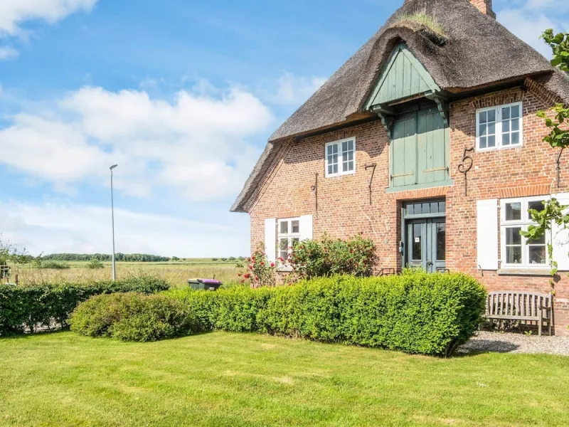 6 Person Holiday Home in Hojer