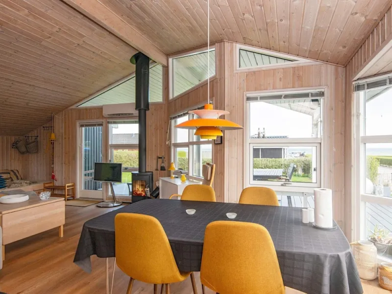 Billede 2 af 6 Person Holiday Home in Bjert