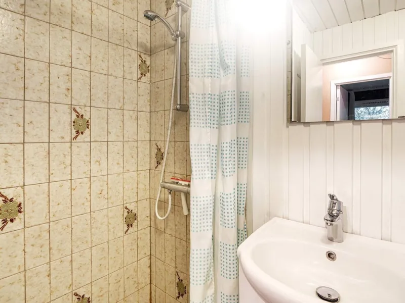 Billede 11 af 6 Person Holiday Home in Rodby