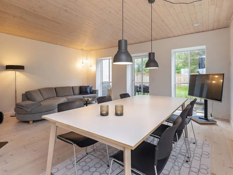 Billede 8 af 8 Person Holiday Home in Laeso