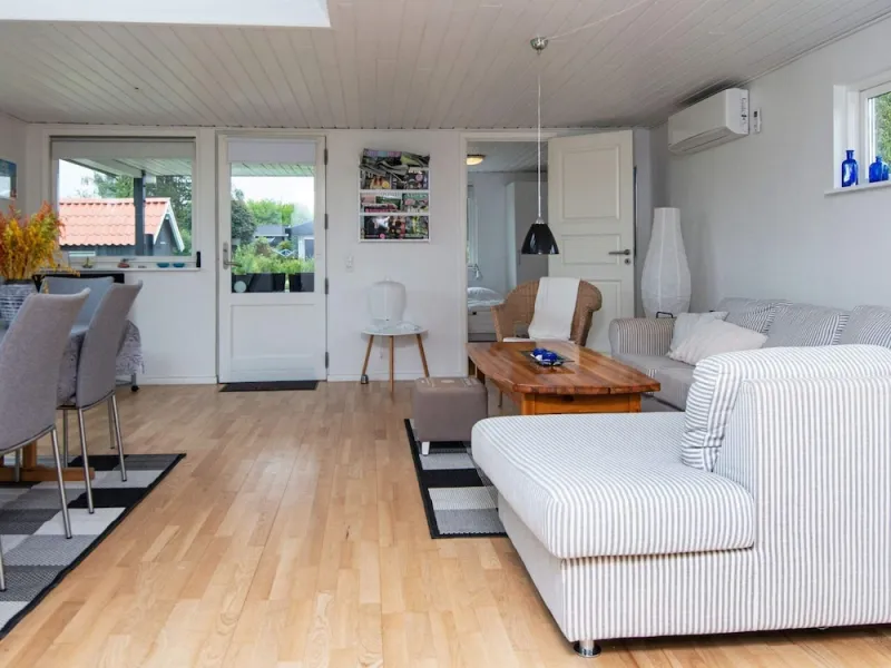 Billede 2 af 6 Person Holiday Home in Odder