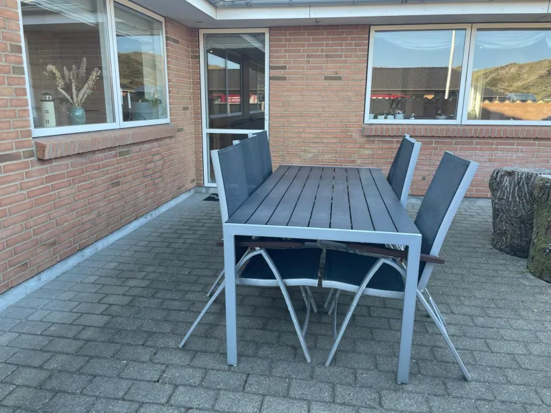 Billede 2 af Hus tæt på havet med stor have