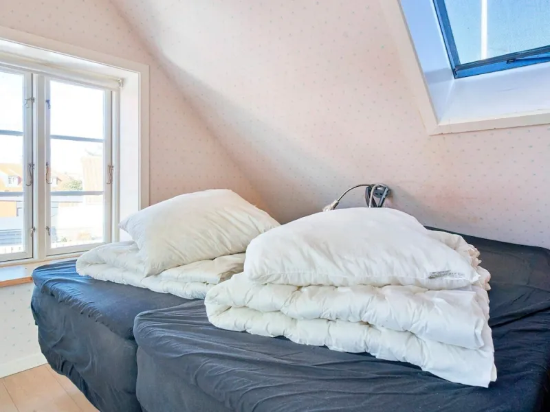 Billede 2 af 2 Person Holiday Home in Ronne