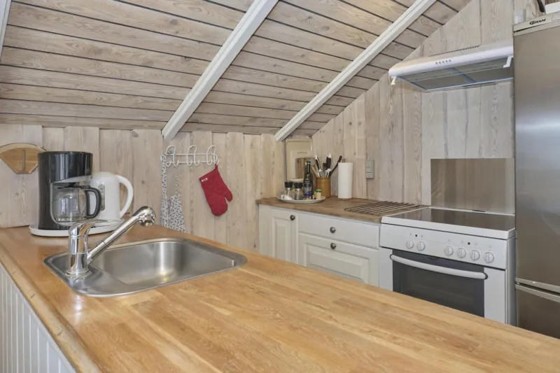 Billede 4 af Older Holiday Home With Sea View Close To A Nice Beach