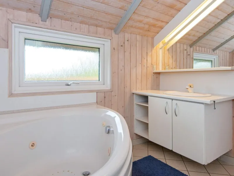 Billede 14 af 8 Person Holiday Home in Sydals