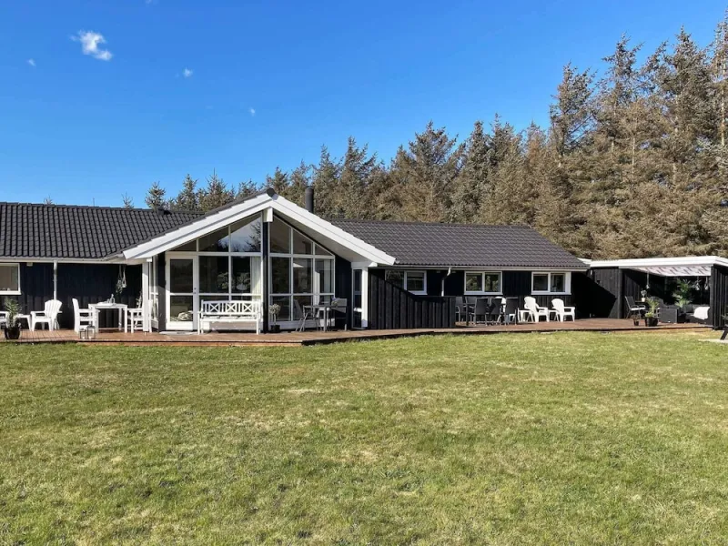 Billede 5 af 8 Person Holiday Home in Lokken