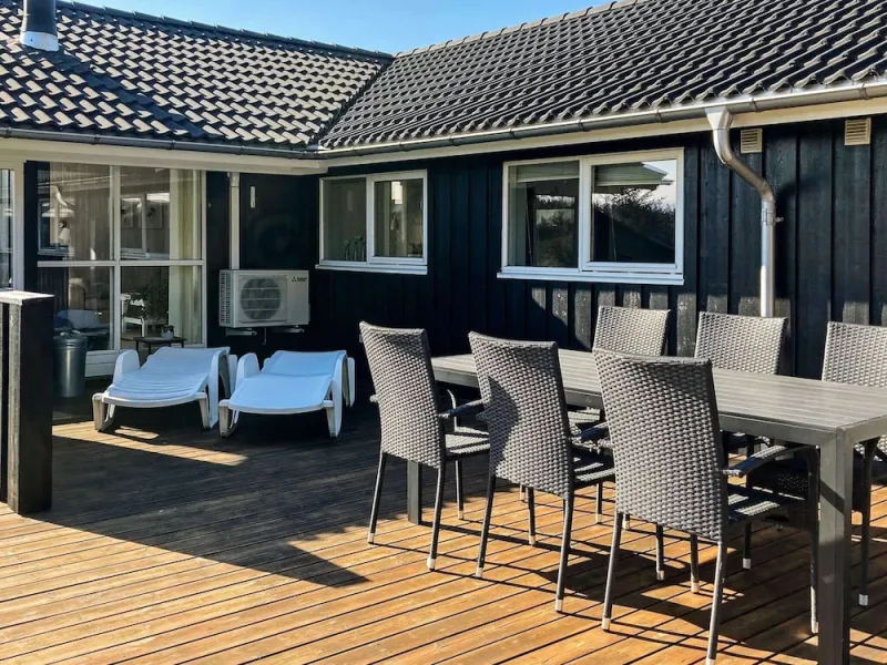Billede 11 af 8 Person Holiday Home in Lokken