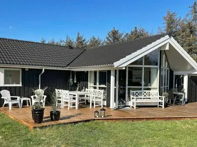 Billede 18 af 8 Person Holiday Home in Lokken