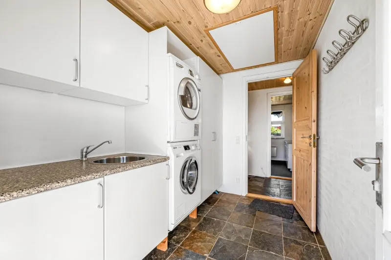 Billede 2 af Spacious Holiday Home, Located Close To The North Sea, Halfway Between Hvide Sande And Søndervig, With A Spa And Sauna,