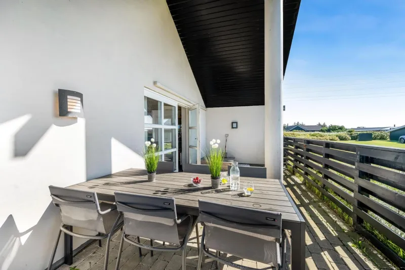 Billede 11 af Spacious Holiday Home, Located Close To The North Sea, Halfway Between Hvide Sande And Søndervig, With A Spa And Sauna,