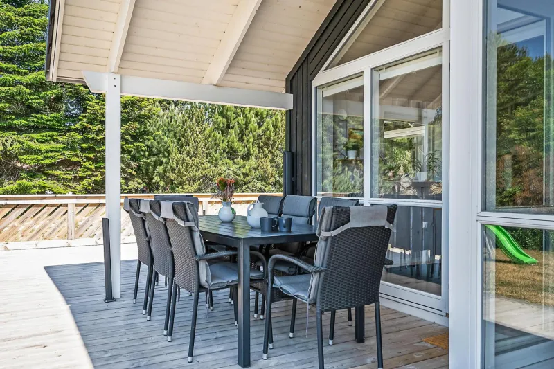 Billede 9 af Stylish 8-Person Holiday Home Just 5 Minutes Walk From The Sandy Beach