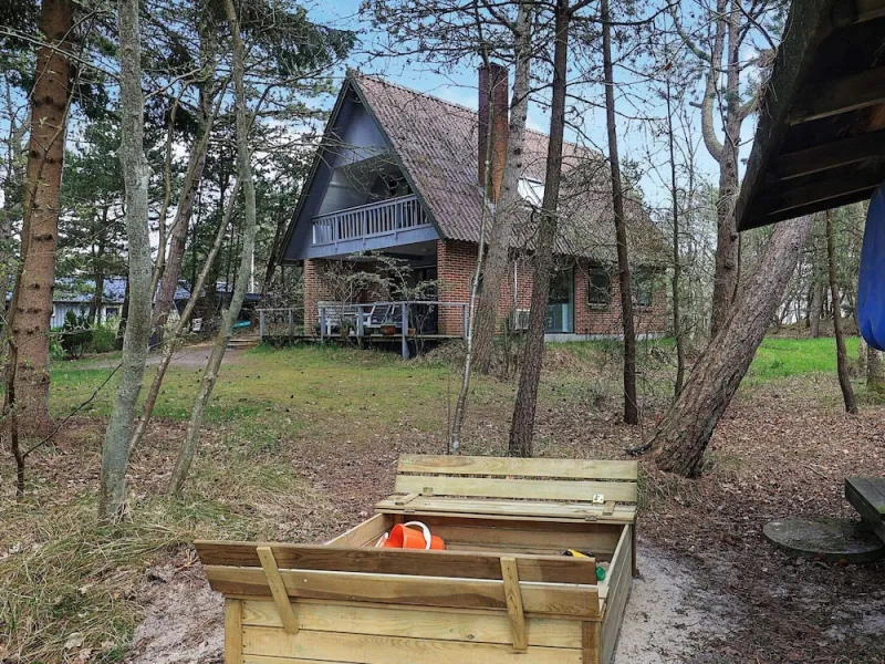 6 Person Holiday Home in Blavand