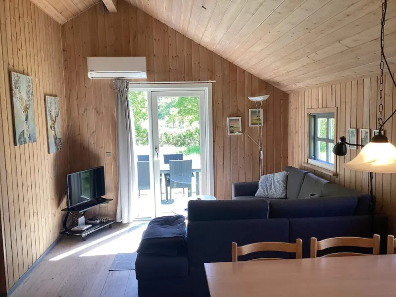 Billede 2 af 6 Person Holiday Home in Hovborg